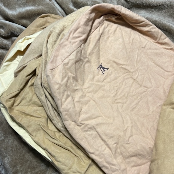 Authentic Louis Vuitton drawstring Dust bag - Picture 3 of 8